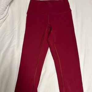 BNWOT Lululemon Wunder Under Leggings 25”